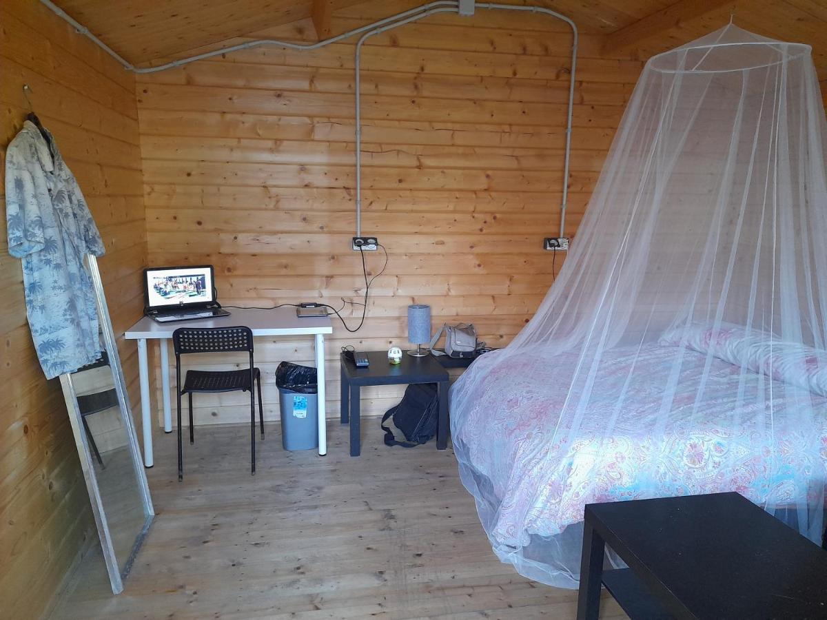 קרבלו Coruna Backpackers Hostel מראה חיצוני תמונה